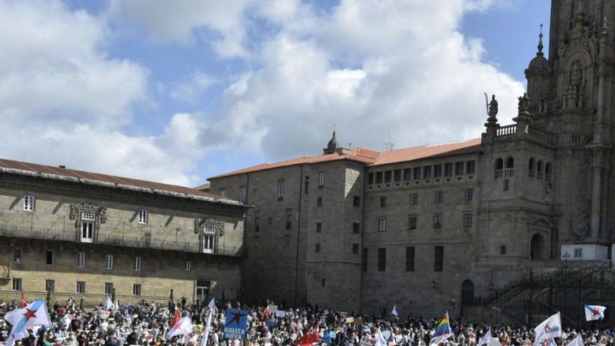 La Real Academia Galega pide a la Xunta que levante la prohibición de usar el gallego en asignaturas de ciencias