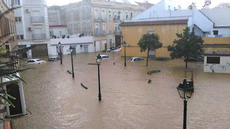 El barro sustituye al agua en los municipios de Huelva anegados por la riada