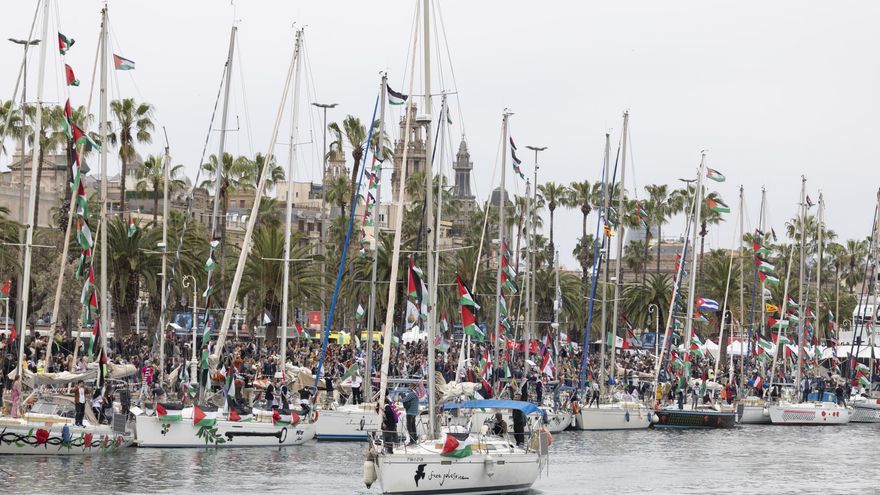 Los barcos de la Global Sumud Flotilla en el Moll de la Fusta del Port Vell de Barcelona, el 12 de abril de 2026.