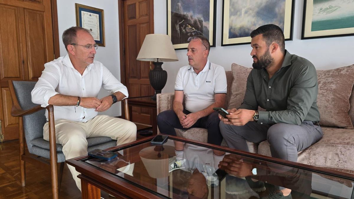 Sergio Rodríguez, presidente del Cabildo de La Palma;  Alberto Paz; consejero de Agricultura, Ganadería, Pesca, Bienestar Animal y Soberanía Alimentaria; y  Darwin  Rodríguez, consejero  de Infraestructuras.
