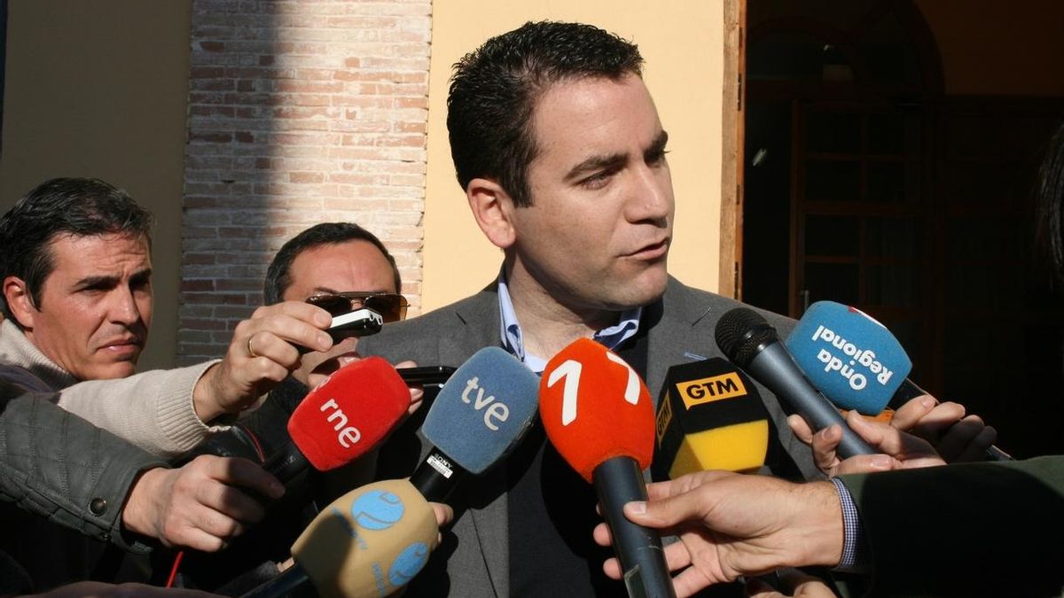 PP dice que la reunión entre PSOE y Podemos "deja en evidencia a C's" y aleja a España de la solución de sus problemas