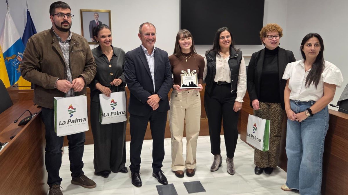 El Cabildo recibe  a Laura Daniela Puerto, campeona de España de Servicios de Restauración, “ejemplo del talento y la excelencia de la FP en La Palma”