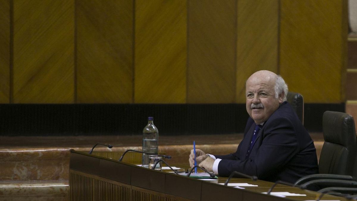 El consejero de Salud da su "máximo apoyo" a la nueva responsable de la Estrategia de Salud Reproductiva