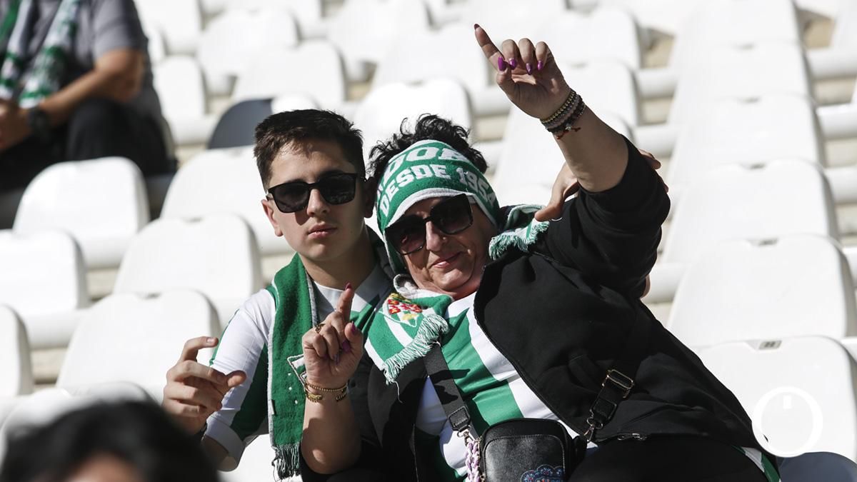 Grada Blanquiverde del Córdoba CF - SD Huesca