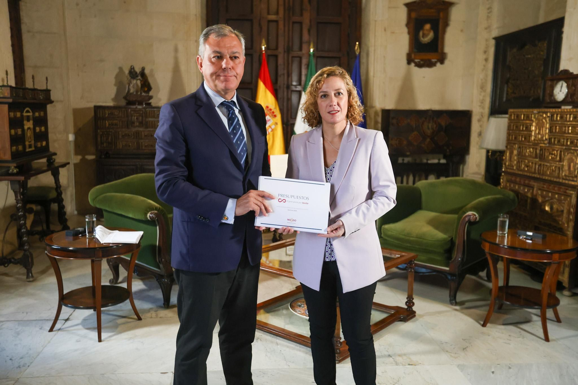 Sanz con Susana Hornillo, portavoz de Podemos-IU.