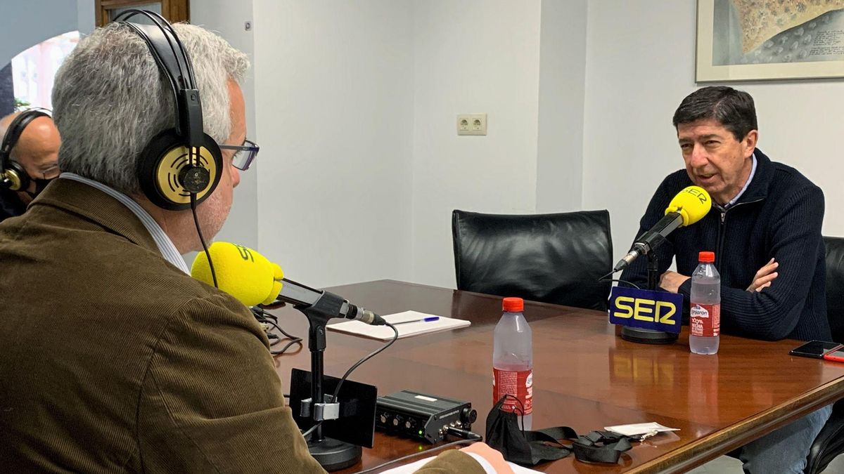 Imagen de la entrevista de la Cadena Ser Andalucía al vicepresidente de la Junta, Juan Marín.