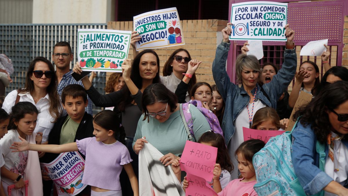 Protesta por el comedor en el CEIP Noreña de Córdoba