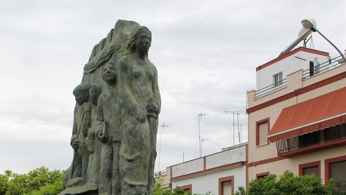 La asociación de memoria histórica de Coria señala la inminente retirada del monumento a las víctimas
