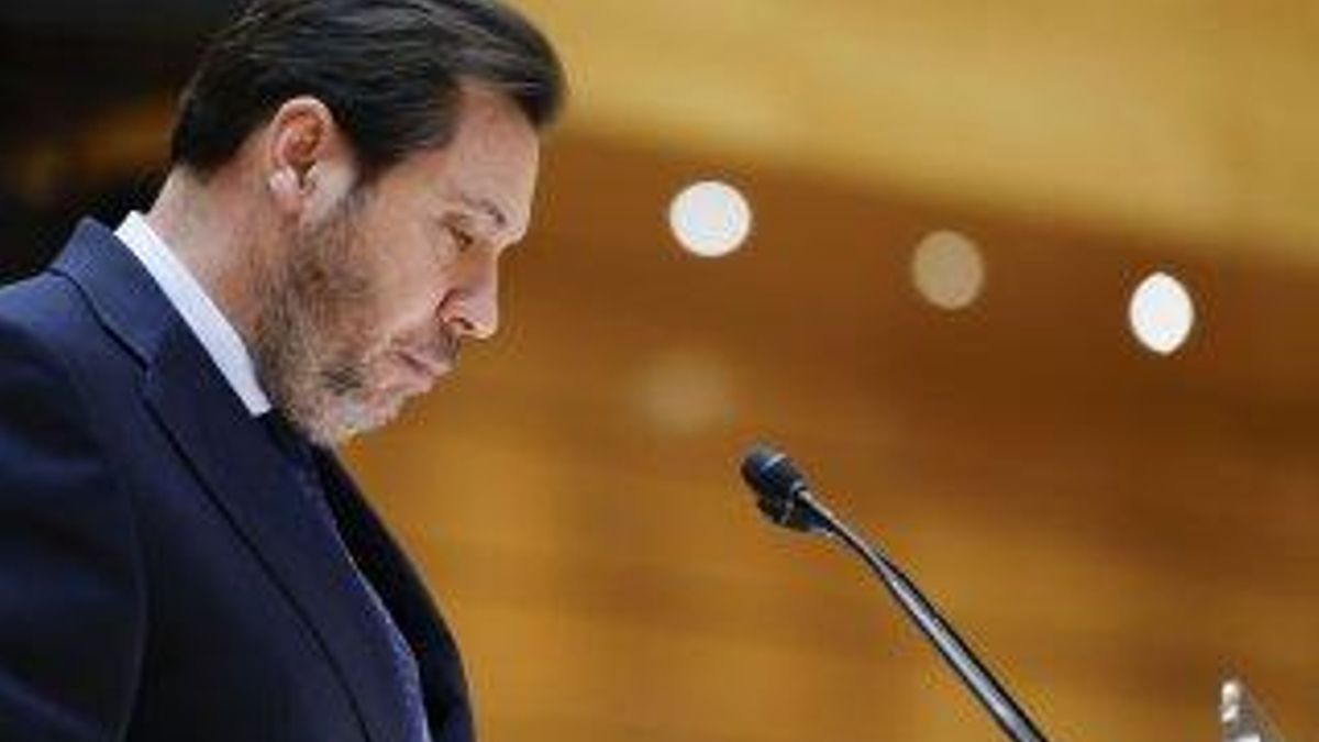 El ministro de Transportes y Movilidad Sostenible, Óscar Puente, durante su comparecencia en el Senado.
