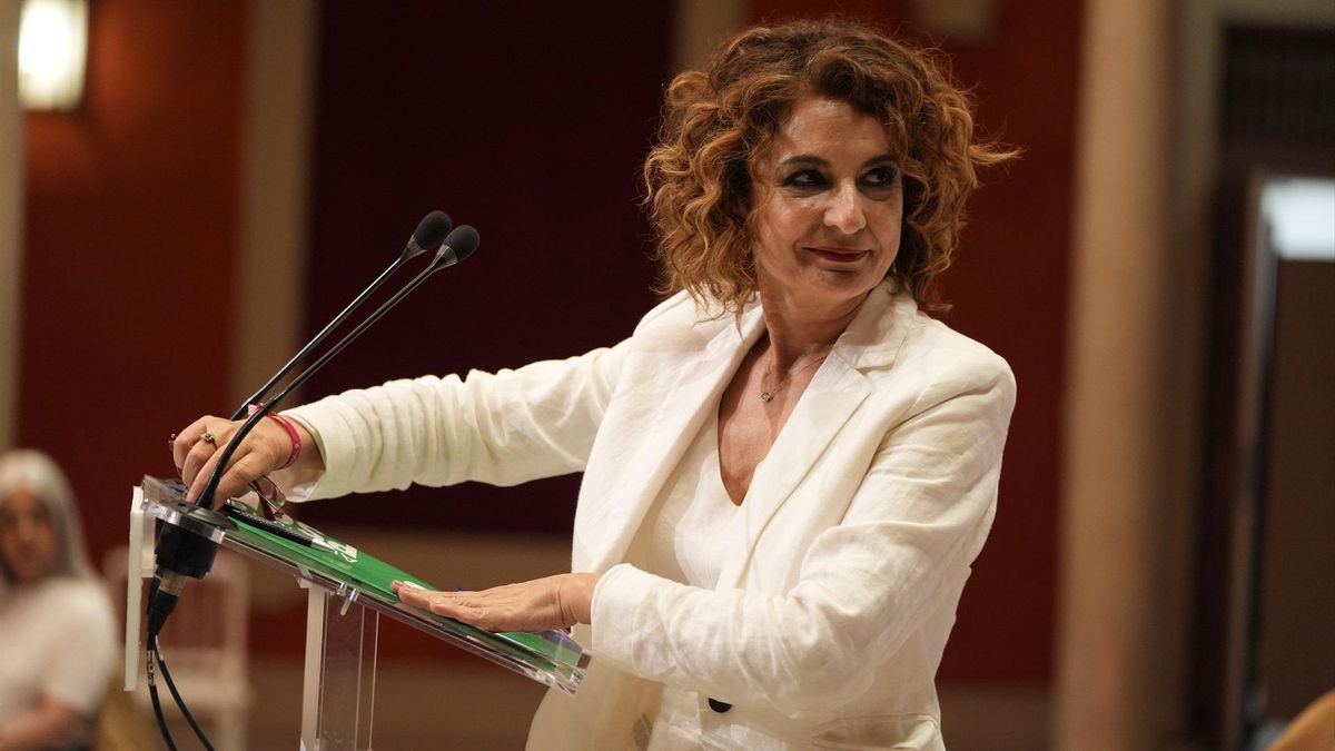 ¿Por qué María Jesús Montero tiene cuatro viviendas en Sevilla?