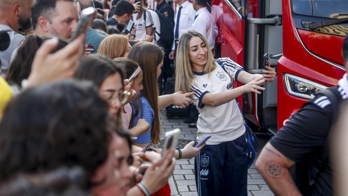 Llegada a Córdoba de la Selección Española de Fútbol Femenina