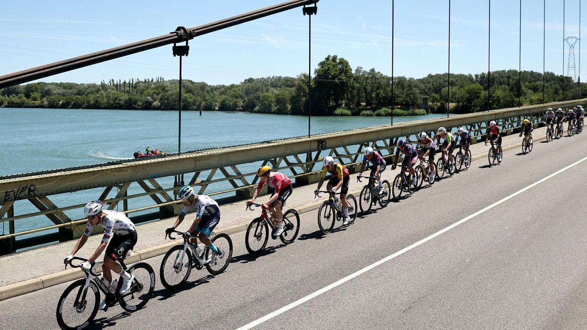 En marcha la carrera que prepara el Tour de Franci