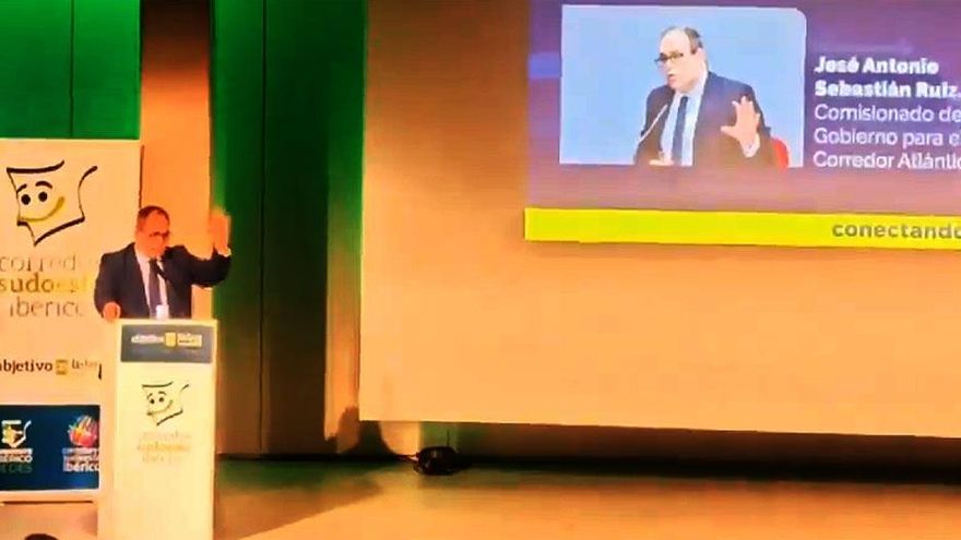 El Tren de la Ruta de la Plata "es vital para España", según el comisionado del Corredor Atlántico