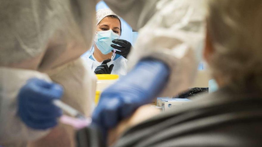 España necesita cerca de dos millones de pinchazos a la semana para alcanzar los objetivos de vacunación