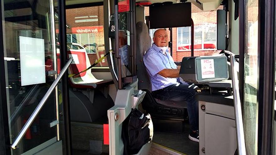 Javier, en el autobús urbano de Zaragoza