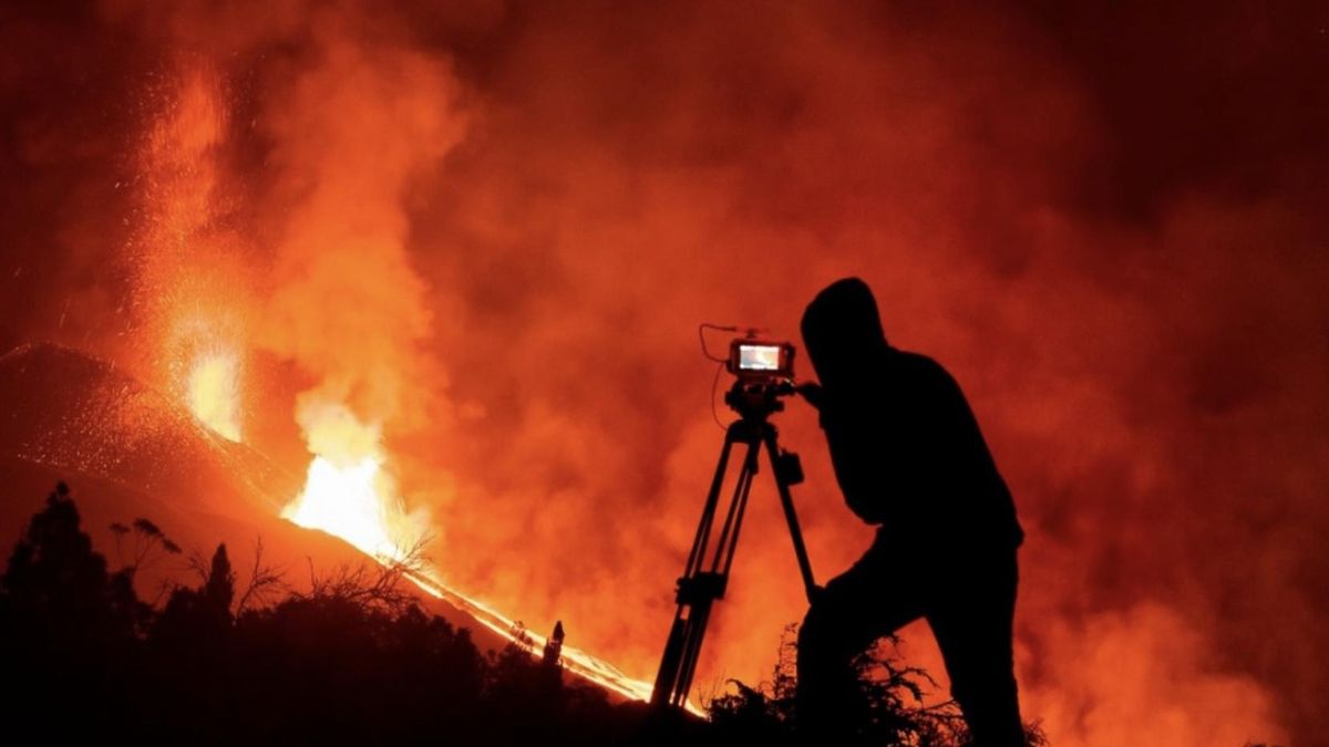 ‘Un volcán habitado’ arranca su recorrido por espacios culturales y educativos de Canarias