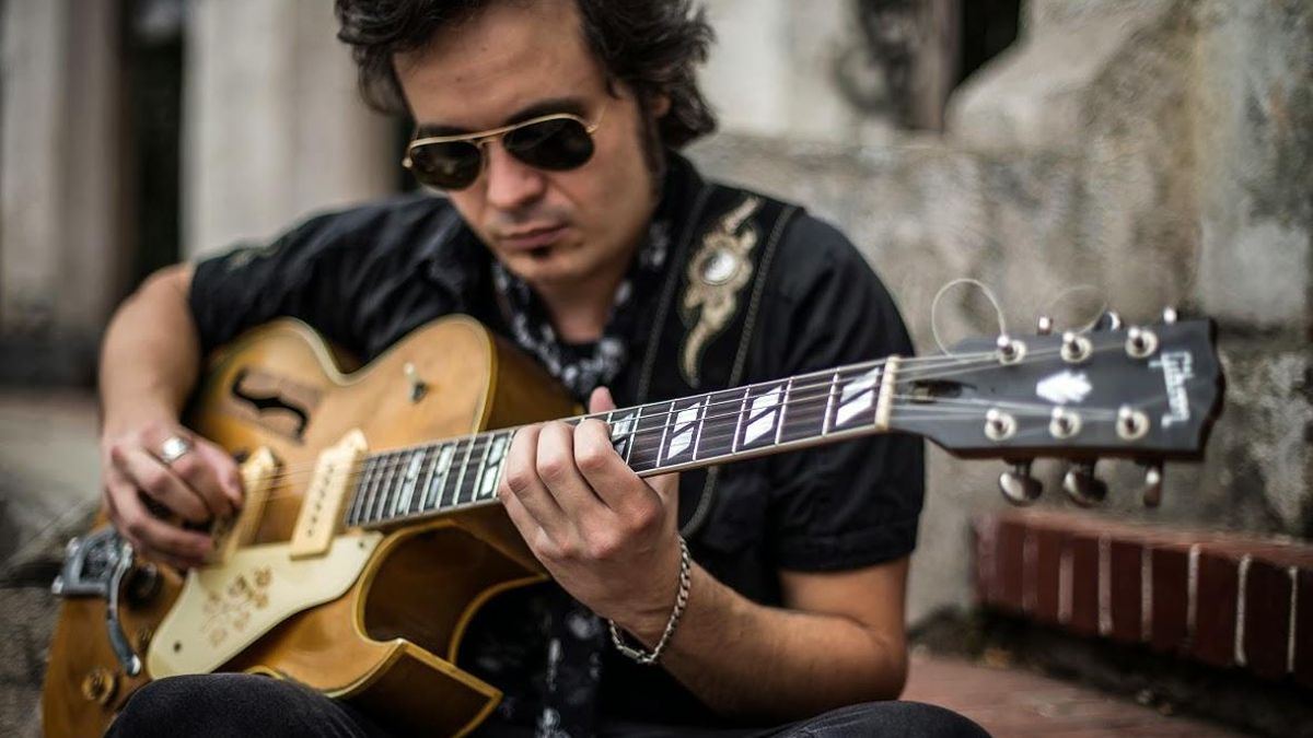 El guitarrista Diego García 'El Twanguero'.