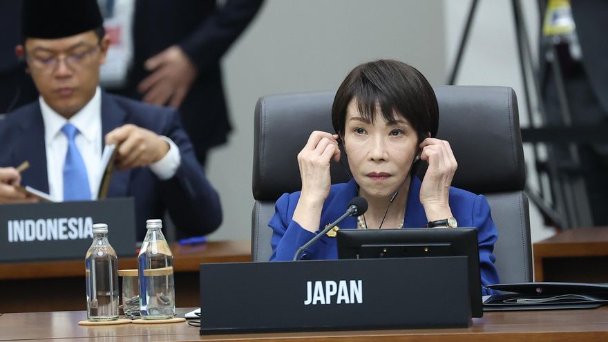 Dos horas para dormir y una reunión a las tres de la madrugada: debate en Japón por los horarios de la primera ministra