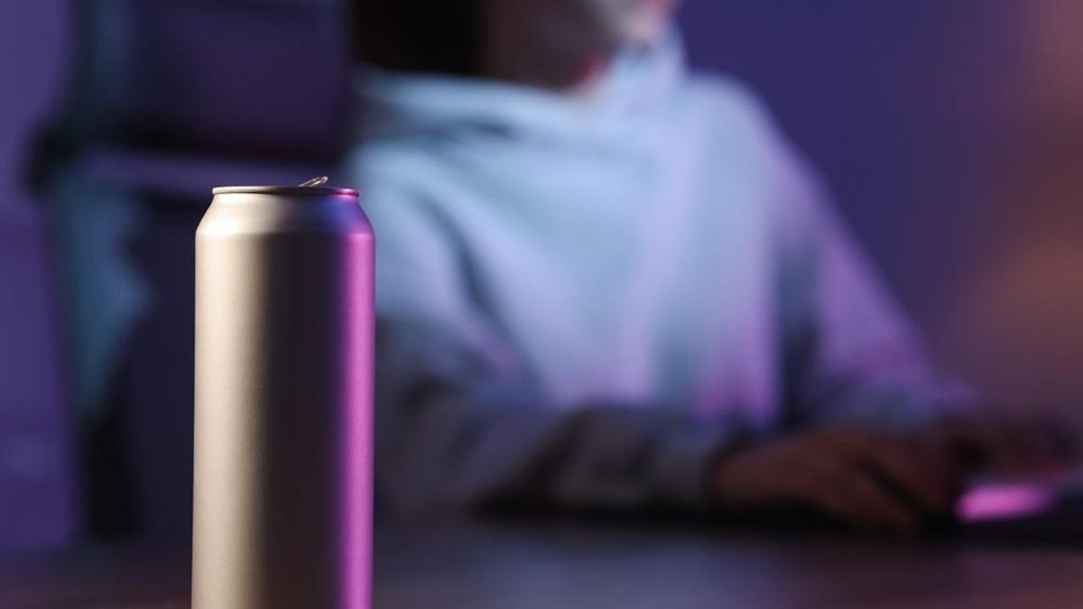 La prohibició de venda de begudes energètiques a menors de 16 anys entra en vigor aquest dimecres