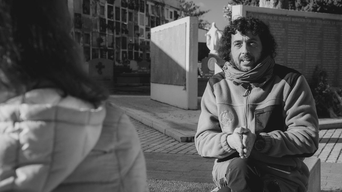 Entrevista N&B a Daniel Quiroga, coordinador exhumaciones de fosas en el cementerio de La Salud.