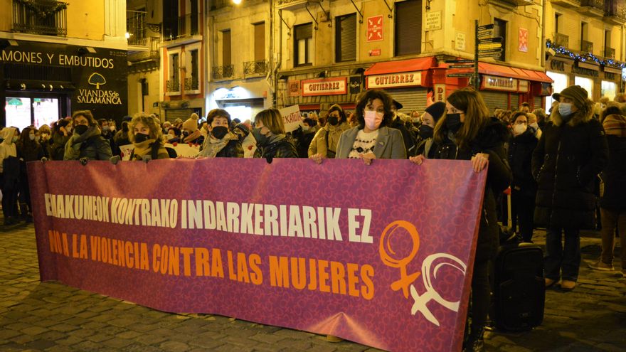 Concentración en Pamplona en repulsa al crimen machista de Sara Pina