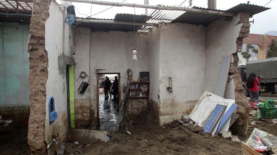 Perú envía ayuda a los damnificados de las inundaciones y sigue en alerta por las lluvias