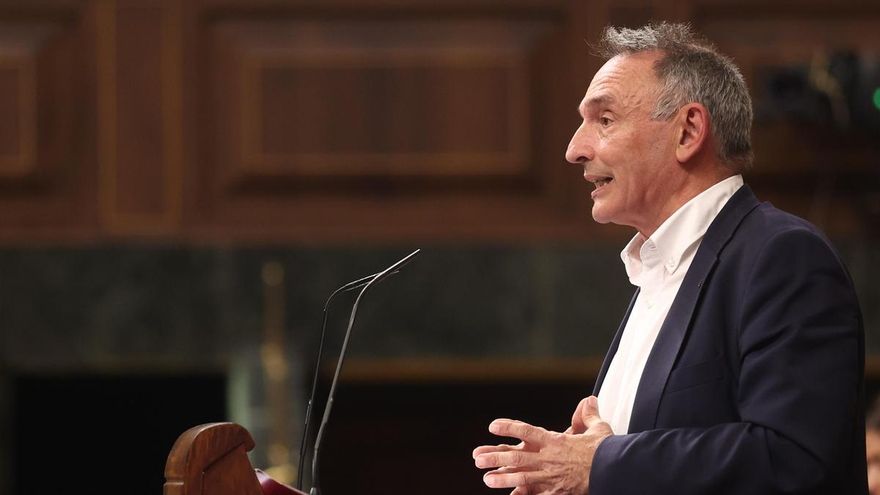 El diputado de Sumar Enrique Santiago interviene durante una sesión plenaria en el Congreso de los Diputados, a 22 de septiembre de 2026, en Madrid (España).