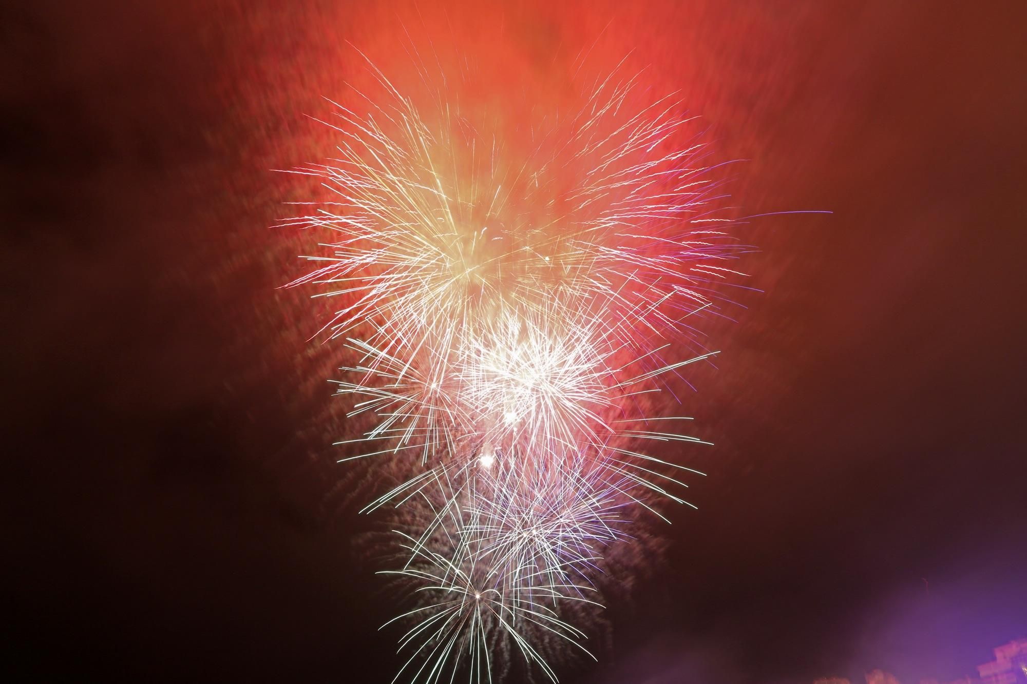 Fuegos artificiales en la Noche de San Juan de Las Canteras (ALEJANDRO RAMOS)