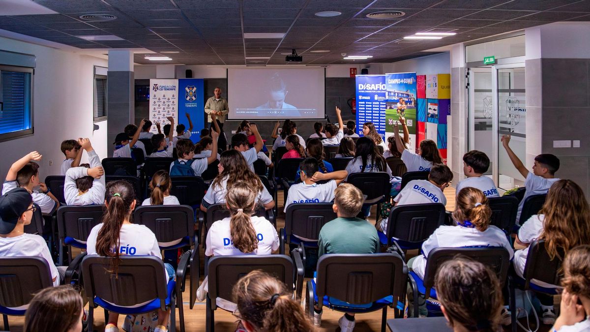 Los Realejos acoge la clausura de la tercera edición del proyecto ‘CD Tenerife: Seña de Identidad’