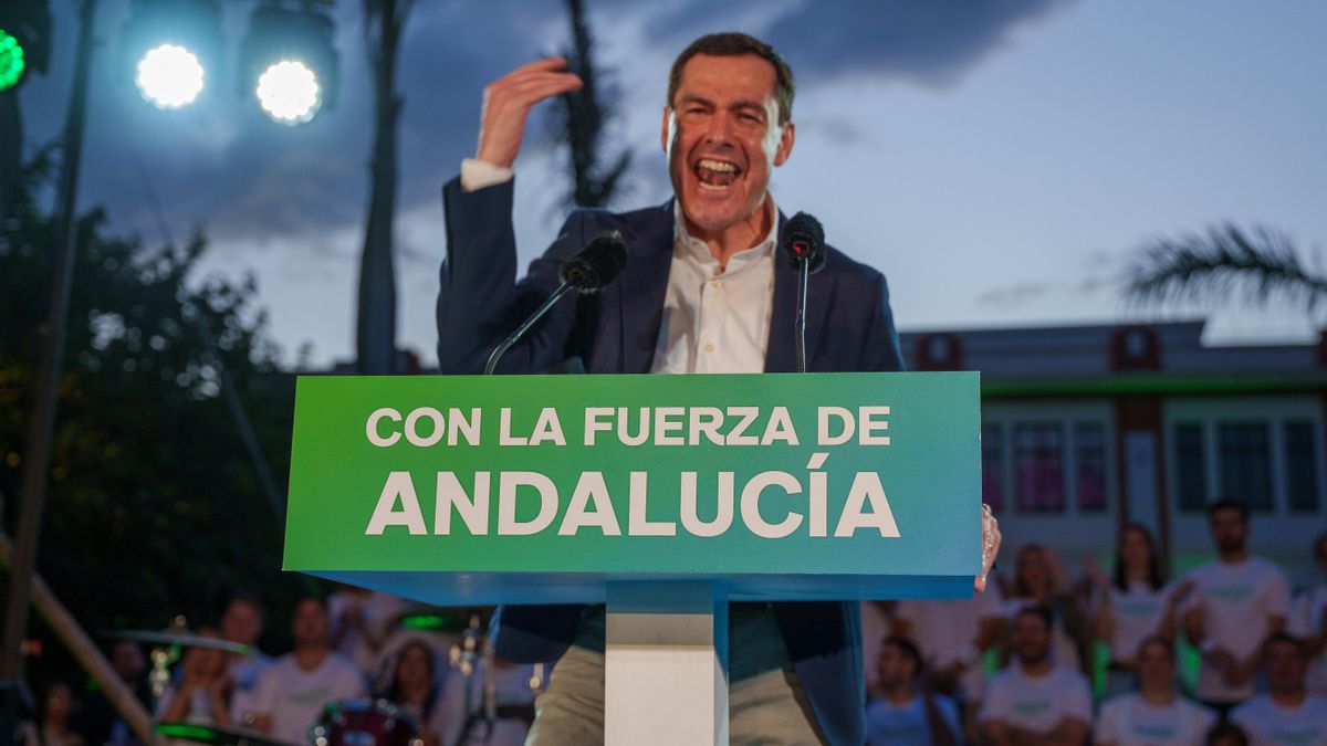 Juanma Moreno, en el cierre de campaña en Málaga.