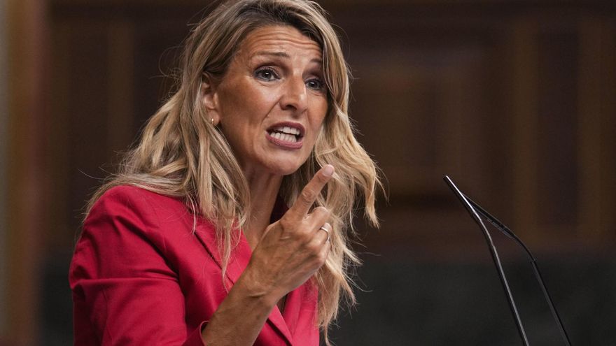 La vicepresidenta segunda y ministra de Trabajo y Economía Social, Yolanda Díaz, interviene este martes durante el Pleno del Congreso de los Diputados en Madrid.