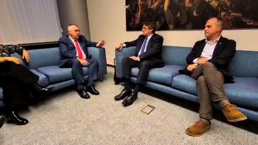 La foto con Puigdemont anticipa un acuerdo inminente entre Junts y el PSOE a la espera de ERC