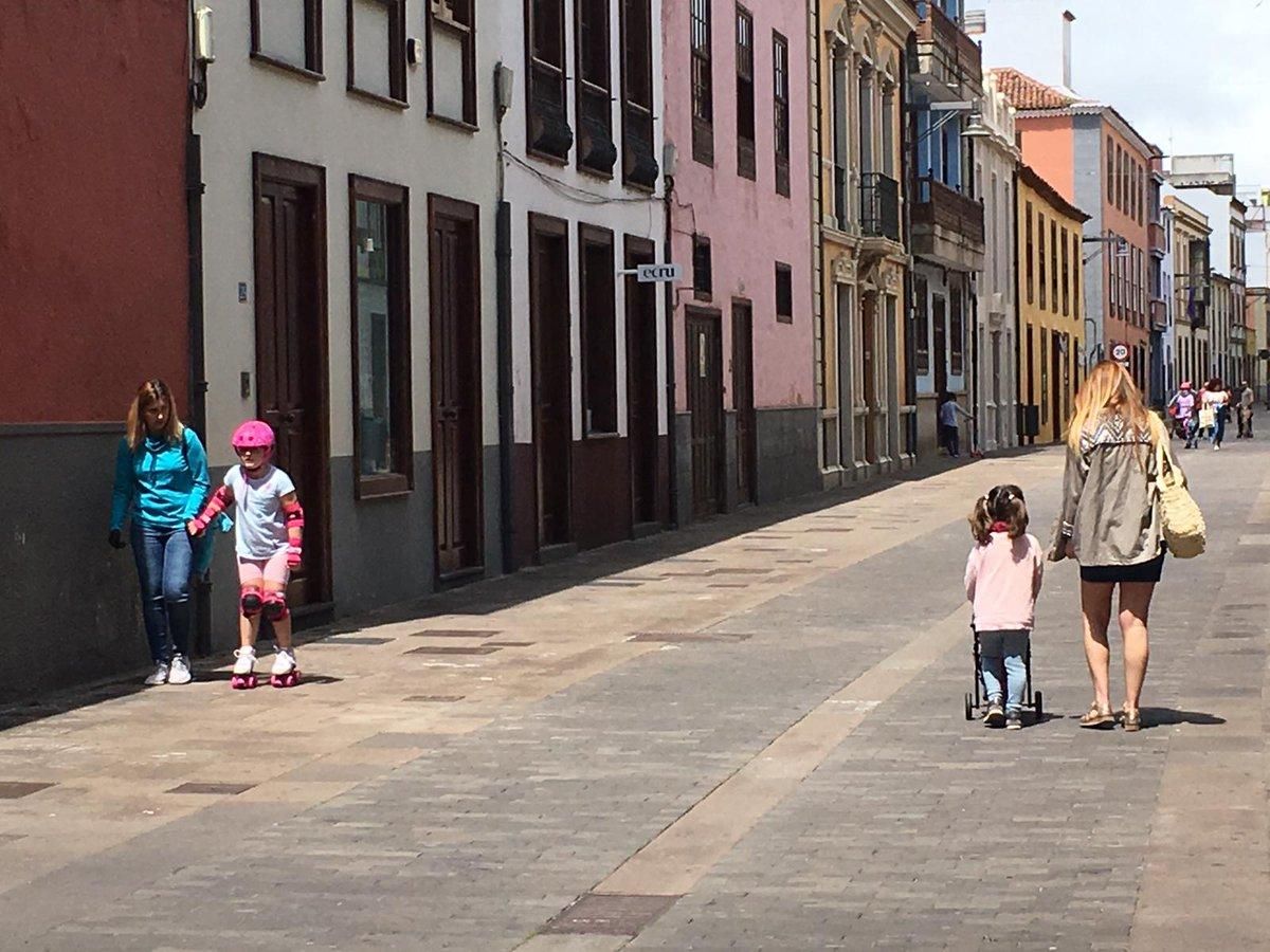 Los niños regresan a las calles de La Laguna