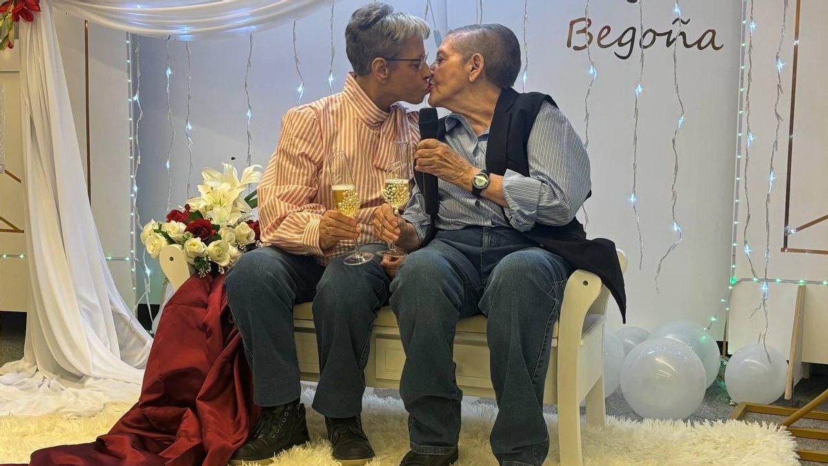 Carmen y Begoña celebran su boda en la residencia de mayores: "Hay que amar sin miedo y sin edad"