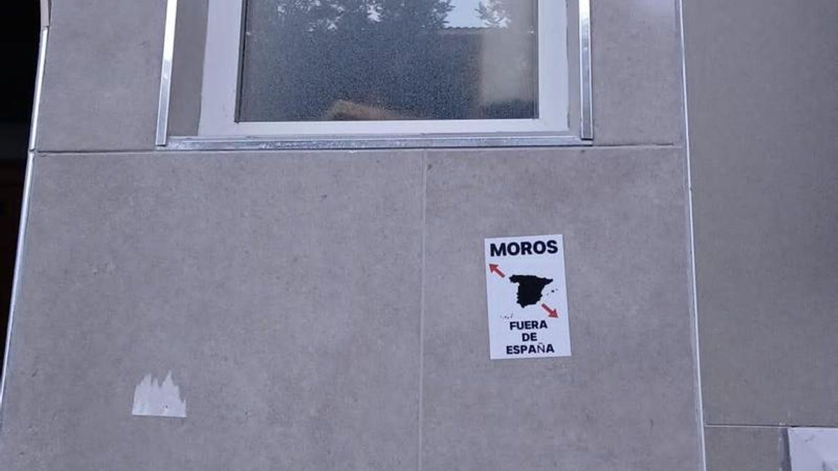 Una de las pegatinas aparecidas en Vitoria