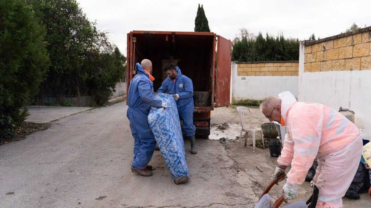 Sadeco retira enseres