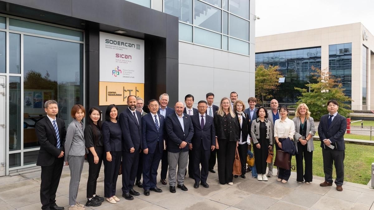 Cantabria presenta el polígono de La Pasiega a una delegación institucional y empresarial de China