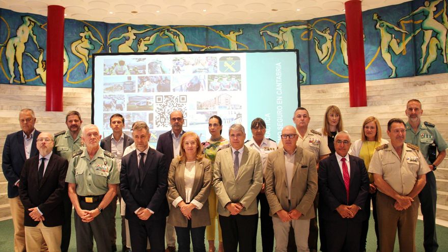 Presentación de la nueva guía de turismo seguro de la Guardia Civil en Cantabria