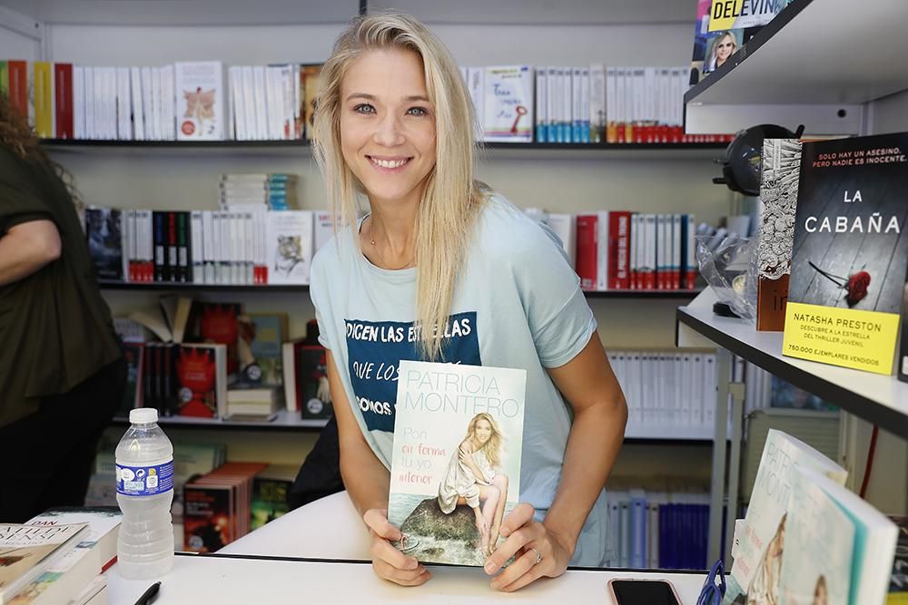 La actriz Patricia Montero,  en una caseta de la Feria del Libro