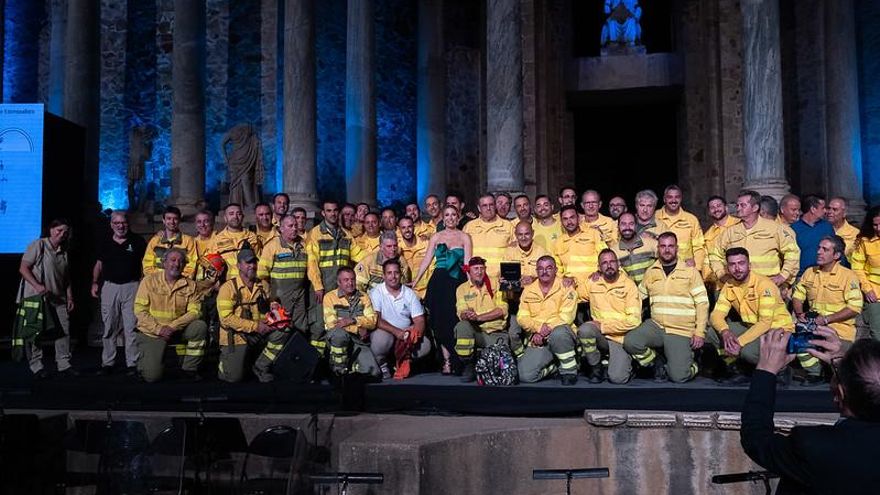 La Junta creará 138 plazas de bomberos forestales, pero despedirá a los que sofocaron los incendios en verano