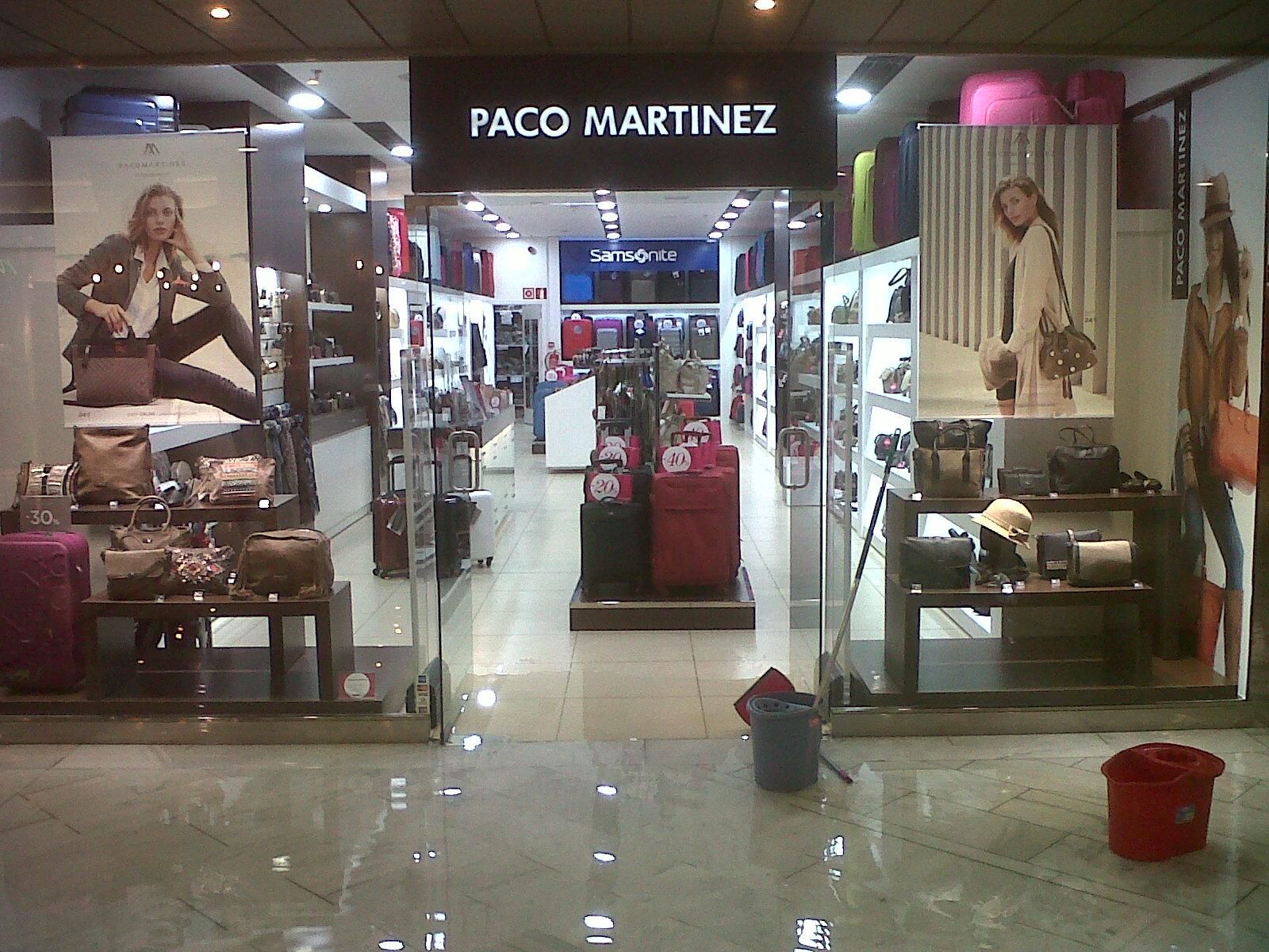 Inundación en el Centro Comercial Las Arenas.