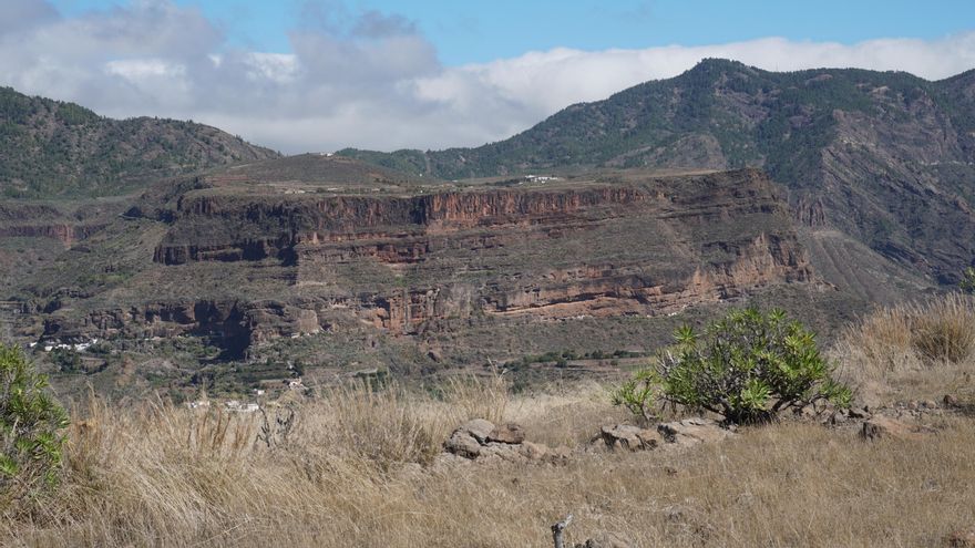 La fortaleza de Acusa desde la Mesa del Junquillo