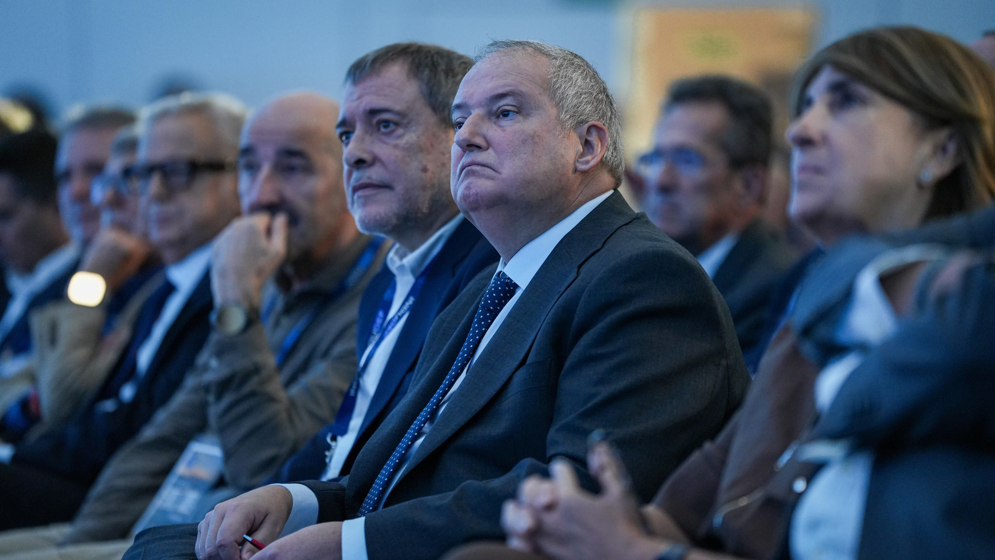 El ministro de Industria y Turismo, Jordi Hereu, y el alcalde de Córdoba, José María Bellido, durante la apertura del Foro Internacional de Defensa Indudef