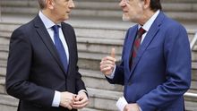 El presidente del TSJPV, Juan Luis Ibarra, con Josu Erkoreka