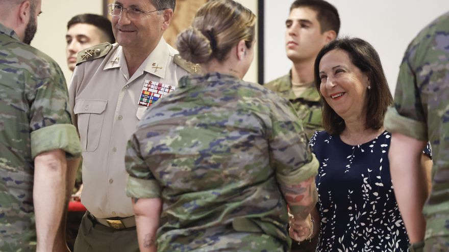 Robles condecora a militares de la brigada Guadarrama XII por su labor de apoyo en la dana