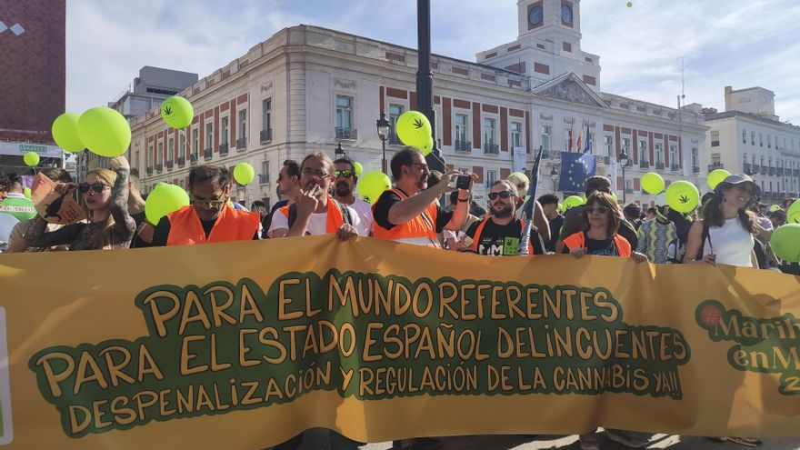 Madrid se tiñe de verde para reivindicar la legalización del cannabis