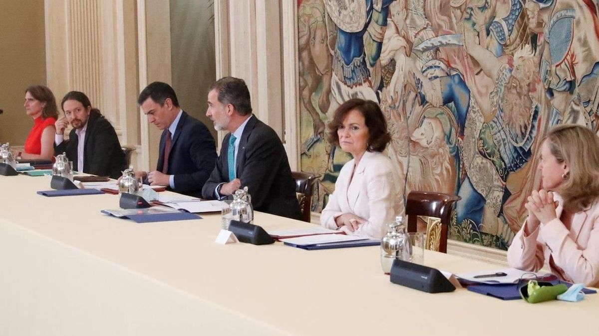 Calvo dice que si los rebrotes se agravan el Gobierno se plantea volver a decretar el estado de alarma