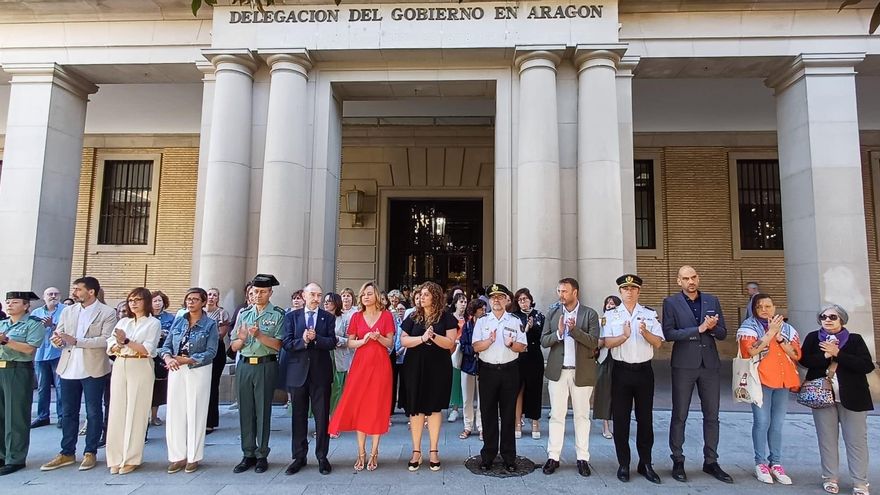 Concentración contra la violencia de género frente a la Delegación del Gobierno en Aragón.