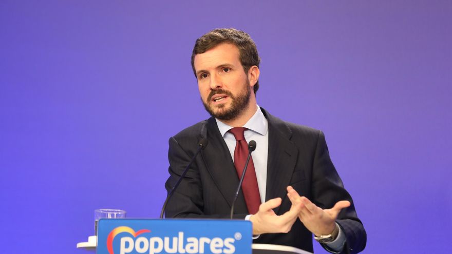 El presidente del Partido Popular, Pablo Casado, interviene en una rueda de prensa convocada ante los medio, en la sede de Partido Popular ubicado en la calle de Génova, Madrid (España), a 9 de marzo de 2020.