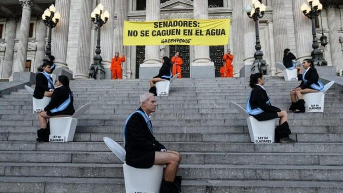 Greenpeace pedirá el sobreseimiento de 12 activistas procesados por una protesta frente al Congreso